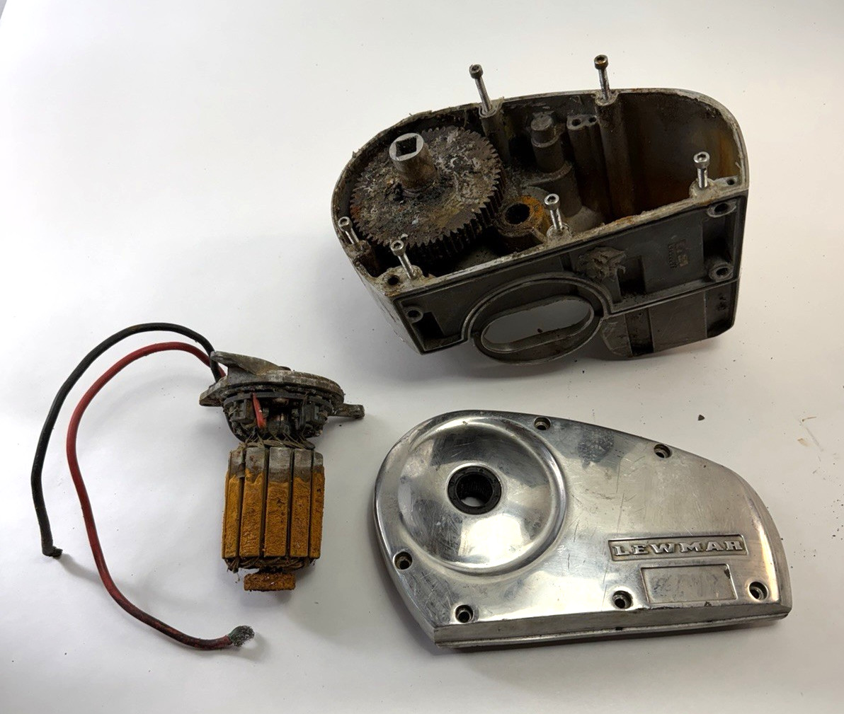 LEWMAR PRO-SERIES 1000 HORIZONTAL WINDLASS Parts Only Not Working