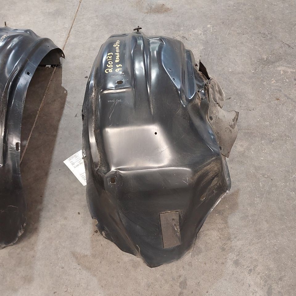 Driver Left & Passenger Right Fender Wells Sedan Fits 92-96 ROADMASTER 1201367
