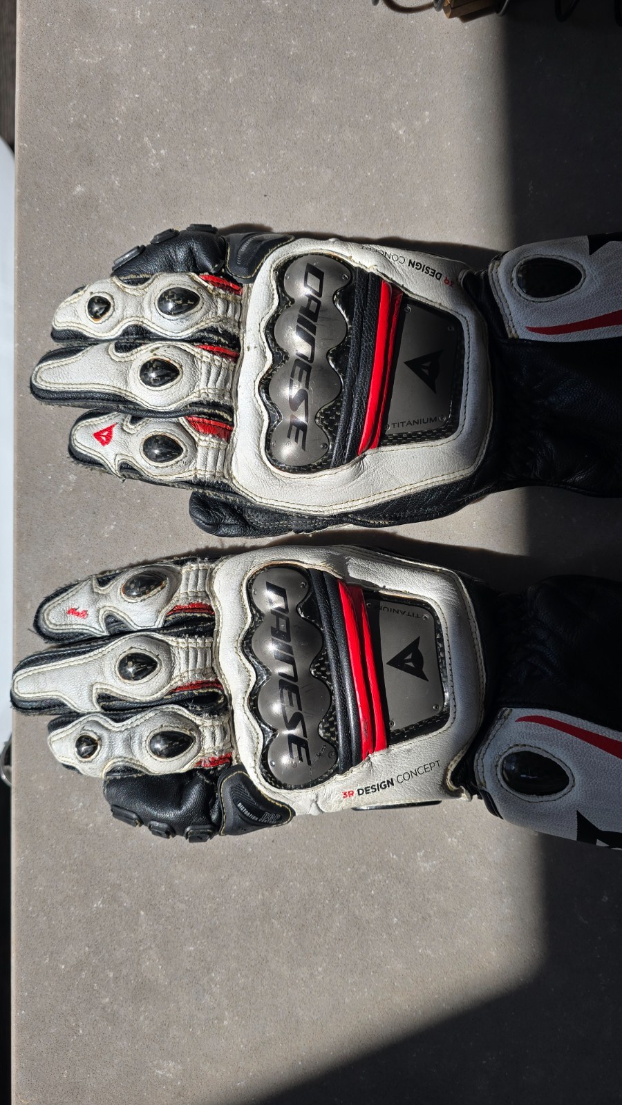 Dainese Full Metal 6 Motorcycle Leather Racing Gloves Medium Size Dainese Full Metal 6 Motorcycle Leather Racing Gloves Medium Size