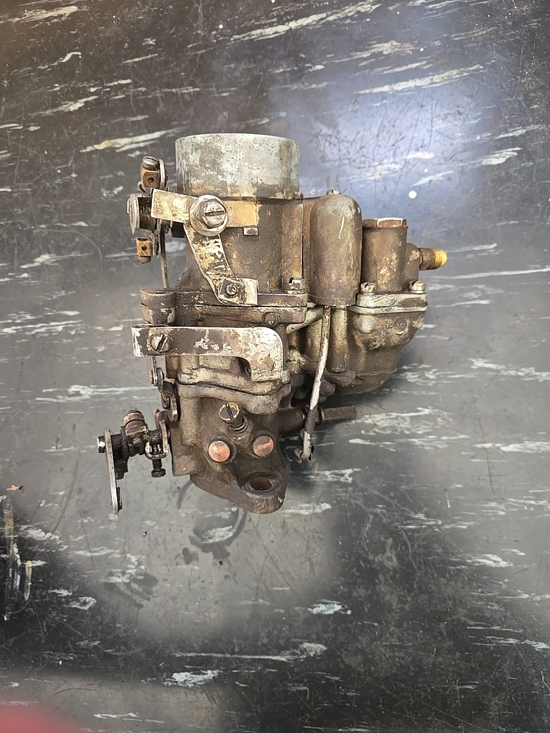 Vintage Carter W-1 Carburetor, Butterflies move freely