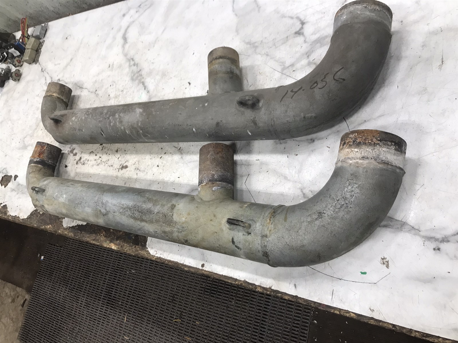 73 Trojan Yachts 440 Boat inboard exhaust pipes