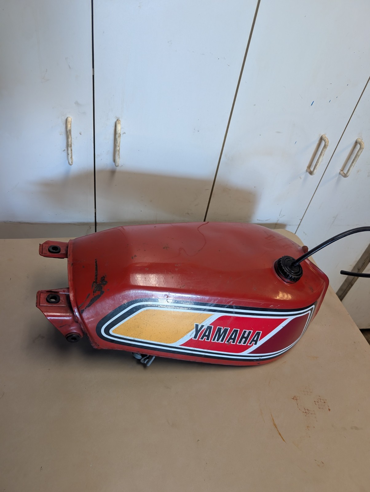 1977 Yamaha Dt400 Gas Fuel Tank Petcock, Cap, Rubber Mount 1977 Yamaha Dt400 Gas Fuel Tank Petcock, Cap, Rubber Mount