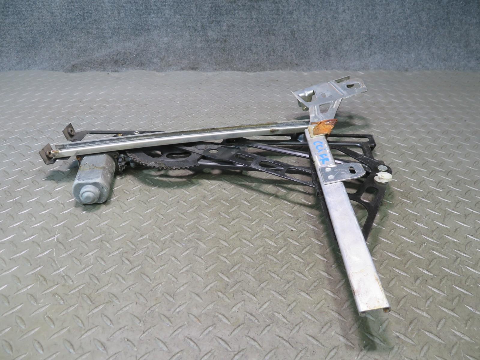 84-96 CHEVROLET CORVETTE C4 RIGHT DOOR WINDOW REGULATOR W MOTOR OEM