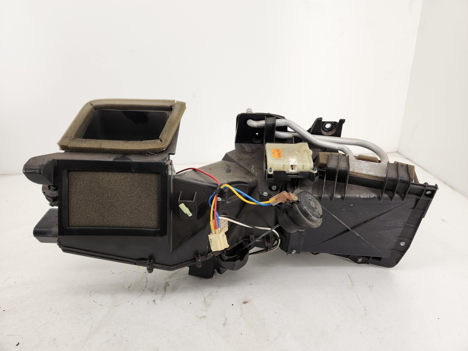 1999-07 Ford F250 F350 F450 F550 Super Duty Air Condition Heater Box interior