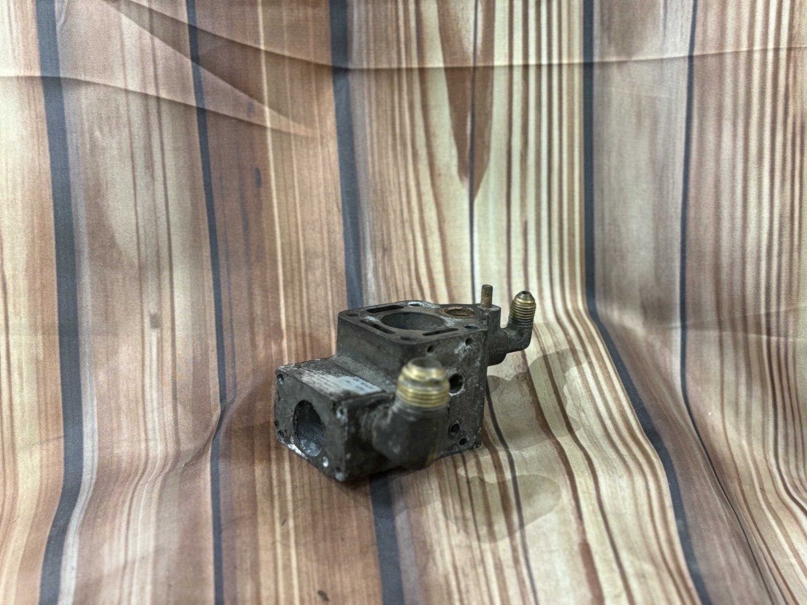 Teledyne continental motors fuel pump P/N 646758-6 Teledyne continental motors fuel pump P/N 646758-6