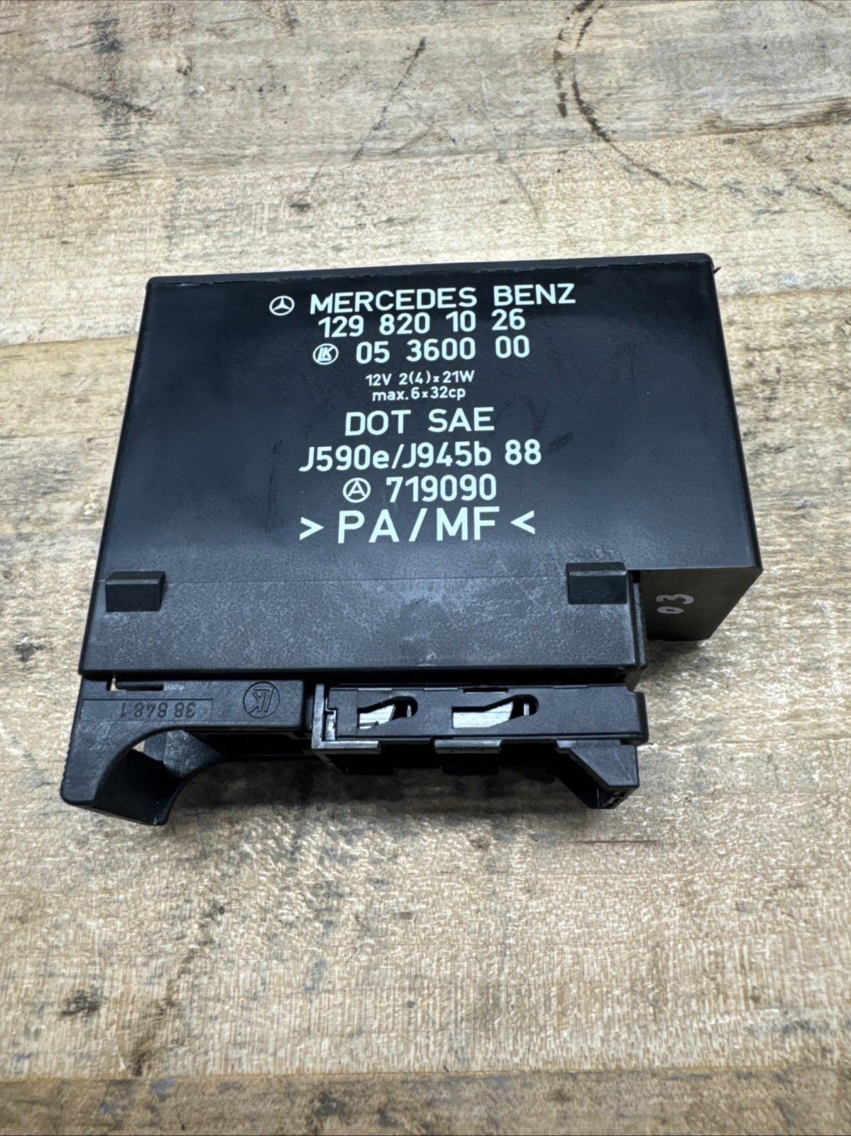1990-1995 MERCEDES SL500 SL320 BLINKER HAZARD WARNING CONTROL RELAY 129 820 1026 1990-1995 MERCEDES SL500 SL320 BLINKER HAZARD WARNING CONTROL RELAY 129 820 1026