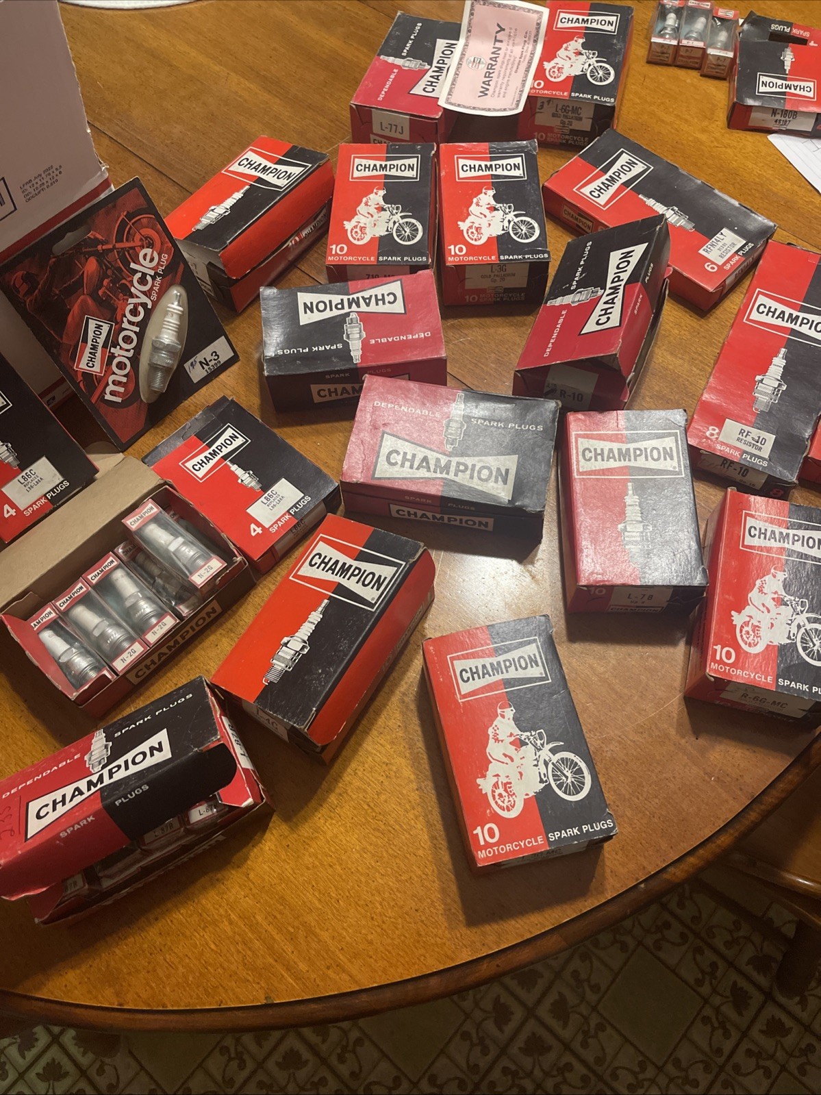 125 + NOS VINTAGE CHAMPION SPARK PLUG LOT Motor Cycle, Small Engine,vehicles Etc 125 + NOS VINTAGE CHAMPION SPARK PLUG LOT Motor Cycle, Small Engine,vehicles Etc