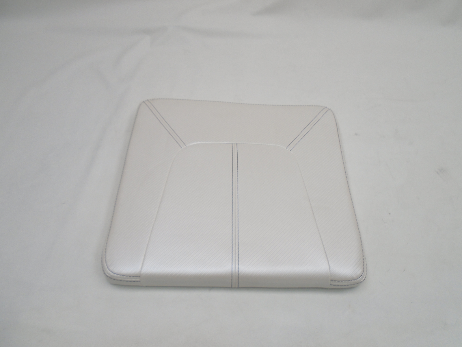 BLUE WAVE 1BBW81001-01 STARBOARD BACK REST CUSHION PEARL WHITE MARINE BOAT