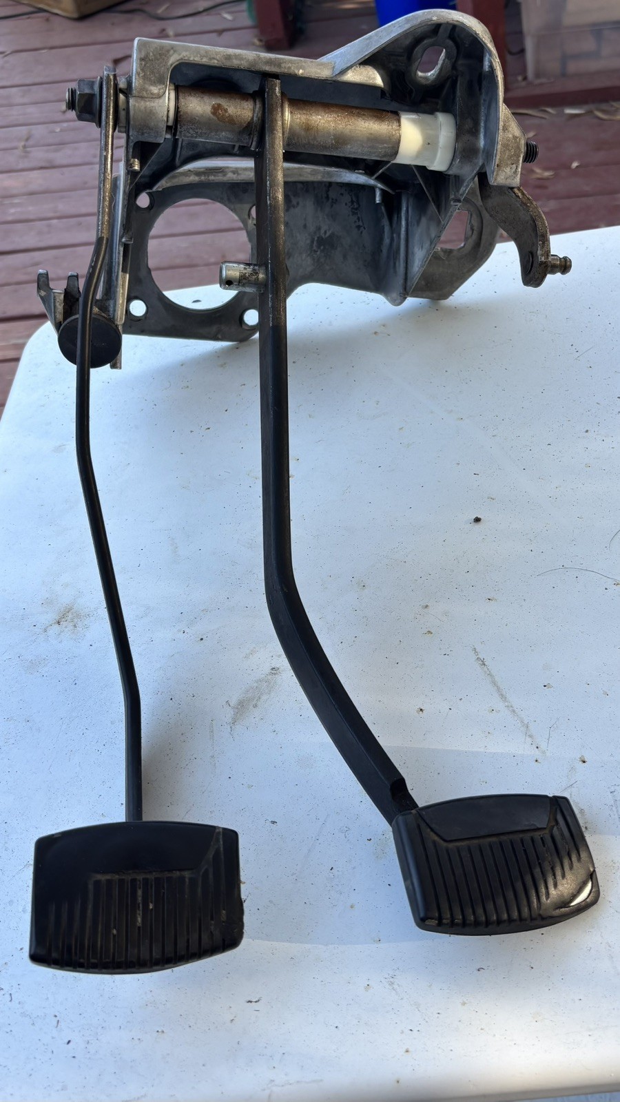97-03 Ford F150 Clutch pedal assembly 97-03 Ford F150 Clutch pedal assembly