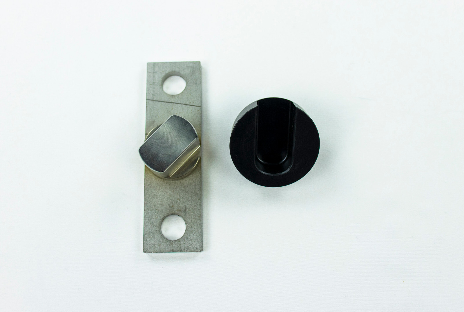 1966-1977 Ford Bronco Trunnion Tailgate Adapter for Easy Tailgate Installation 1966-1977 Ford Bronco Trunnion Tailgate Adapter for Easy Tailgate Installation