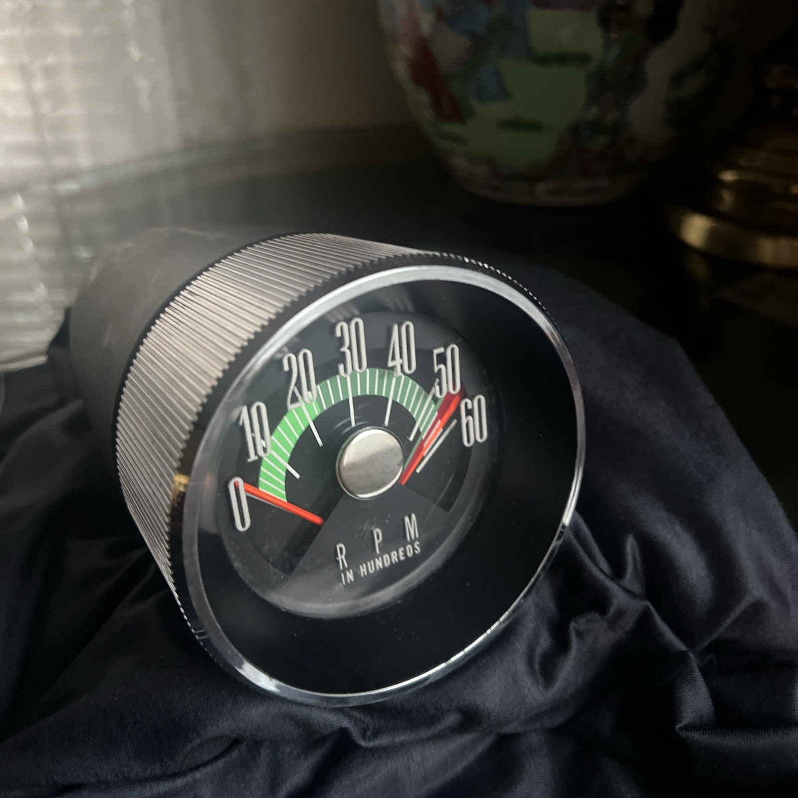 1964 1966 Oldsmobile Cutlass V8 Console Tachometer . Works, Tested, Near Mint. 1964 1966 Oldsmobile Cutlass V8 Console Tachometer . Works, Tested, Near Mint.