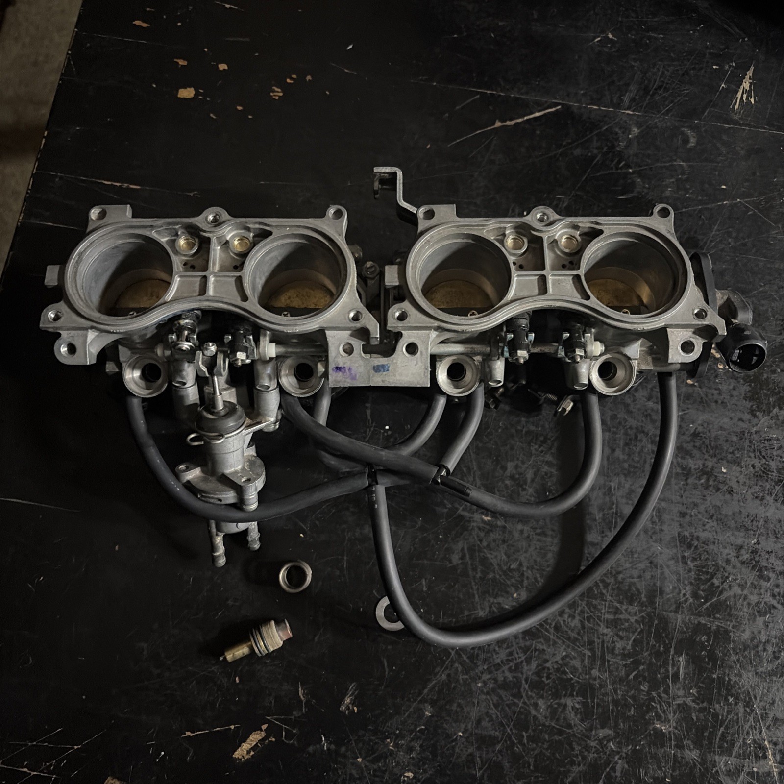 01-06 HONDA CBR600F4I CBR 600 F4I OEM THROTTLE BODY ASSEMBLY 16400-MBW-J22 GOOD