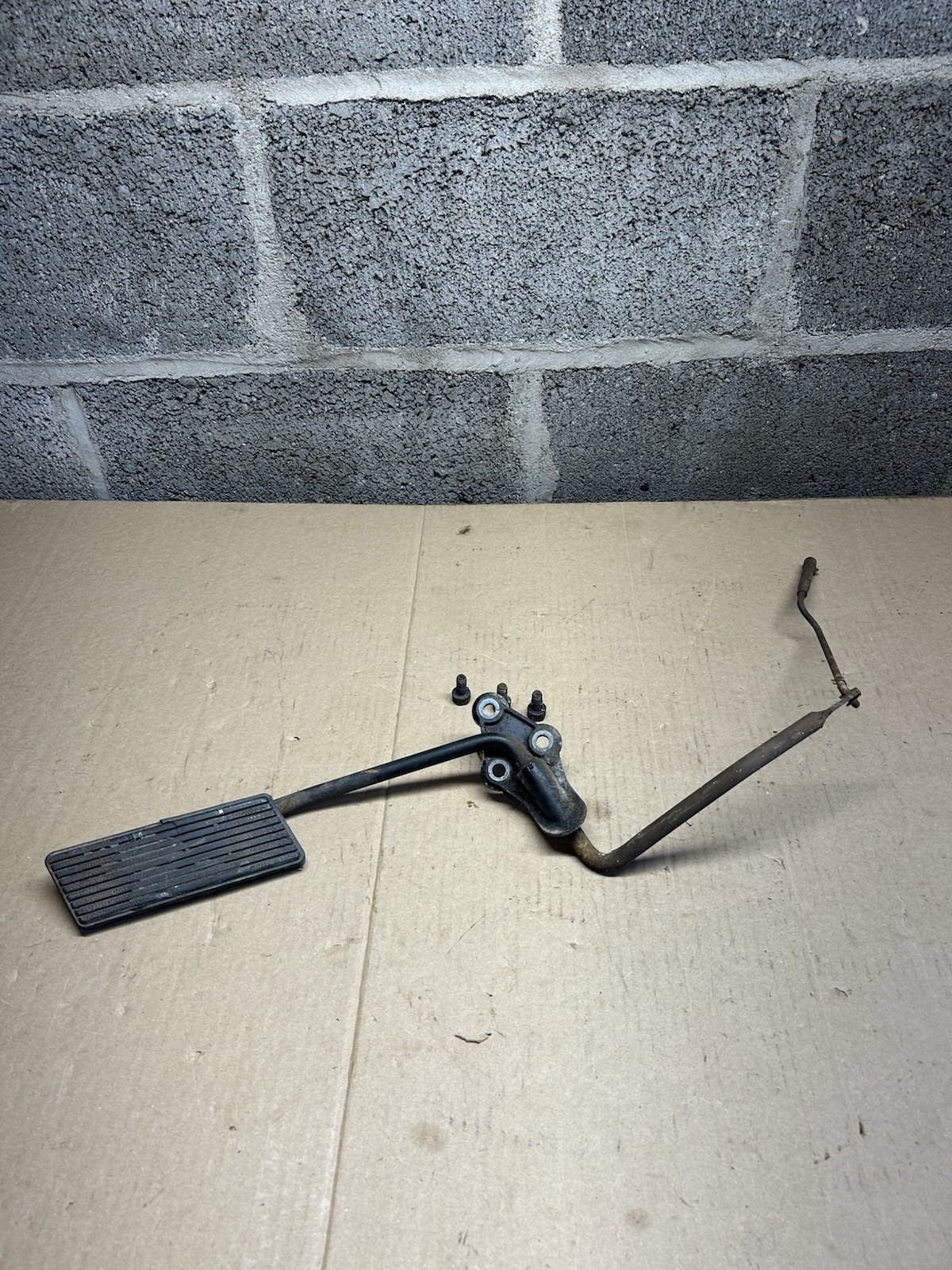 For Parts 1973-1979 F100 F150 F250 F350 78-79 Bronco Rod Style Gas Pedal Used For Parts 1973-1979 F100 F150 F250 F350 78-79 Bronco Rod Style Gas Pedal Used