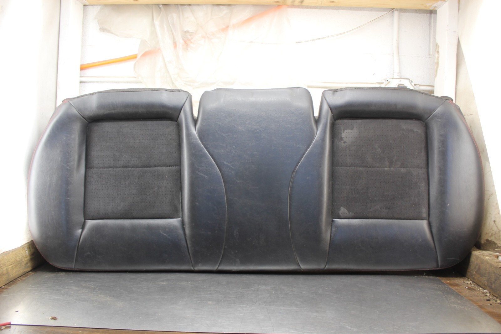 2008 DODGE MAGNUM RT REAR SEAT LOWER BASE