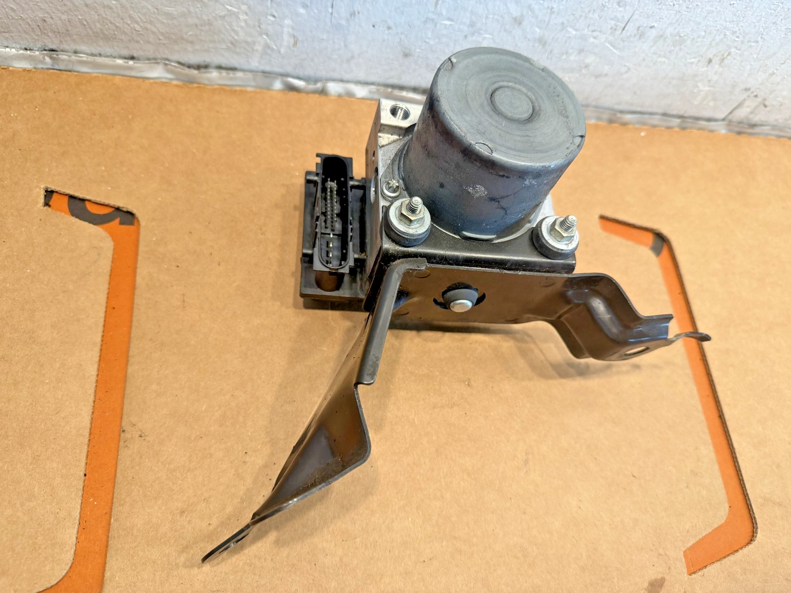 2007-2009 Toyota CAMRY ABS Anti-lock brake Pump MODULE 0265231754 OEM 2007-2009 Toyota CAMRY ABS Anti-lock brake Pump MODULE 0265231754 OEM