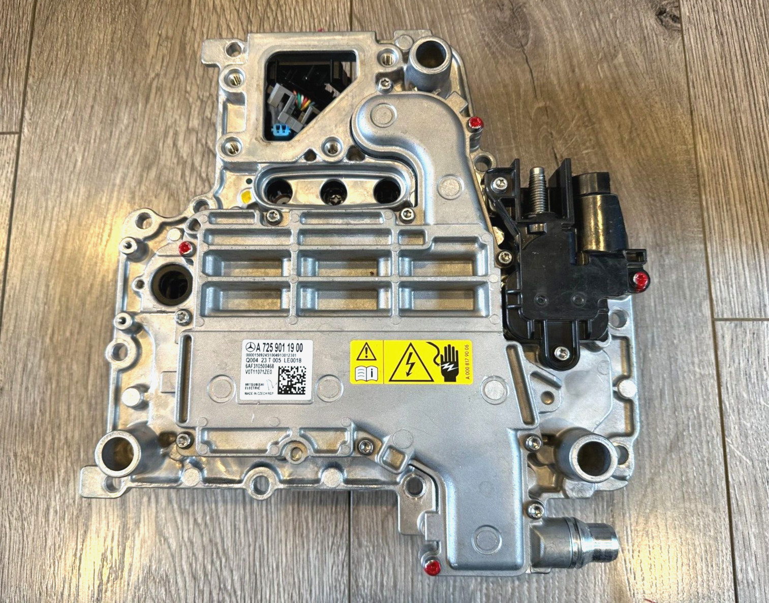 2021-2023 MERCEDES GLC300 TRANSMISSION CONTROL MODULE TCU GEARBOX 7259011900 OEM 2021-2023 MERCEDES GLC300 TRANSMISSION CONTROL MODULE TCU GEARBOX 7259011900 OEM