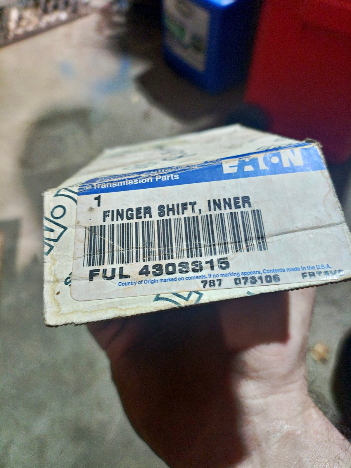 genuine eating Fuller 430-3915 finger shift lever isolator NOS genuine eating Fuller 430-3915 finger shift lever isolator NOS