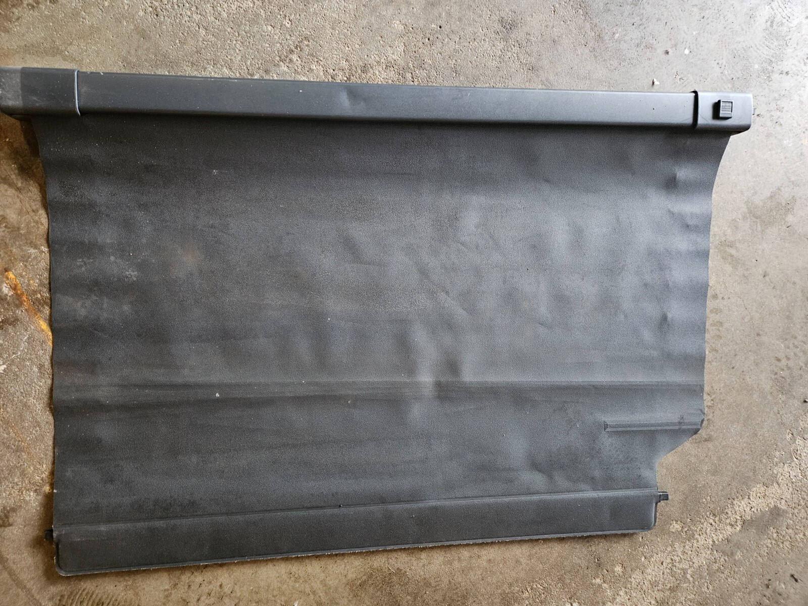 00-03 OEM Mercedes ML55 AMG Cargo Cover Privacy Blind Shade Dark Gray 00-03 OEM Mercedes ML55 AMG Cargo Cover Privacy Blind Shade Dark Gray