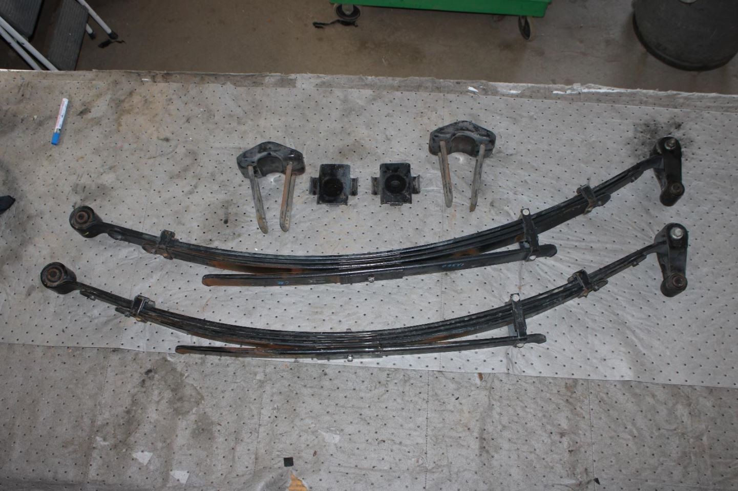 17-19 Nissan TITAN Platinum 139.8\