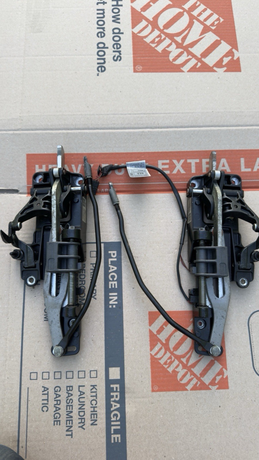 07-15 JAGUAR XK CONVERTIBLE ROOF TOP DRIVER LH PASSENGER RH LATCH ACTUATOR OEM 07-15 JAGUAR XK CONVERTIBLE ROOF TOP DRIVER LH PASSENGER RH LATCH ACTUATOR OEM