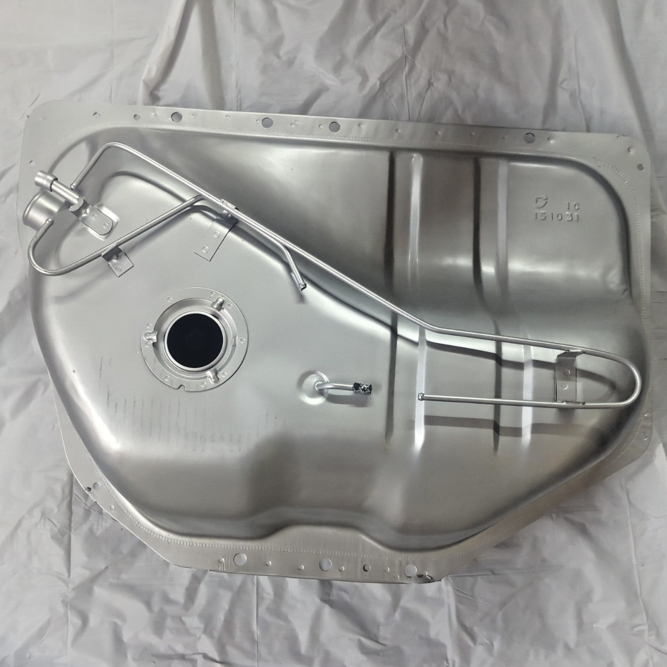 BLEM Dorman 576804 16 Gal Gas Tank Fits Nissan 1982-86 Sentra 82 and 84-46 Tsuru