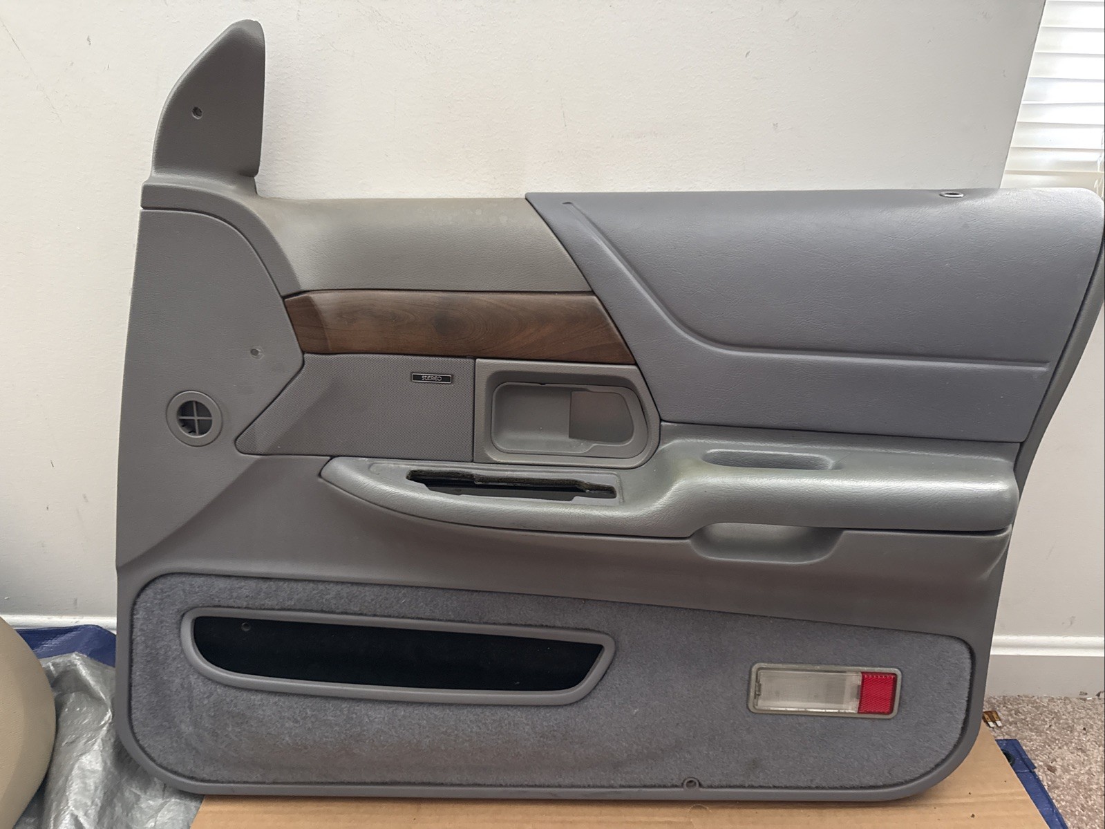 1992-1994 Mercury Grand Marquis Front Passenger Side Interior Door Panel Right