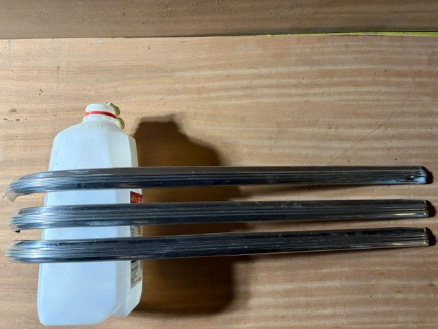 1946 1947 1948 46 47 48 Chevy Chevrolet right door fender extension Strips 1946 1947 1948 46 47 48 Chevy Chevrolet right door fender extension Strips