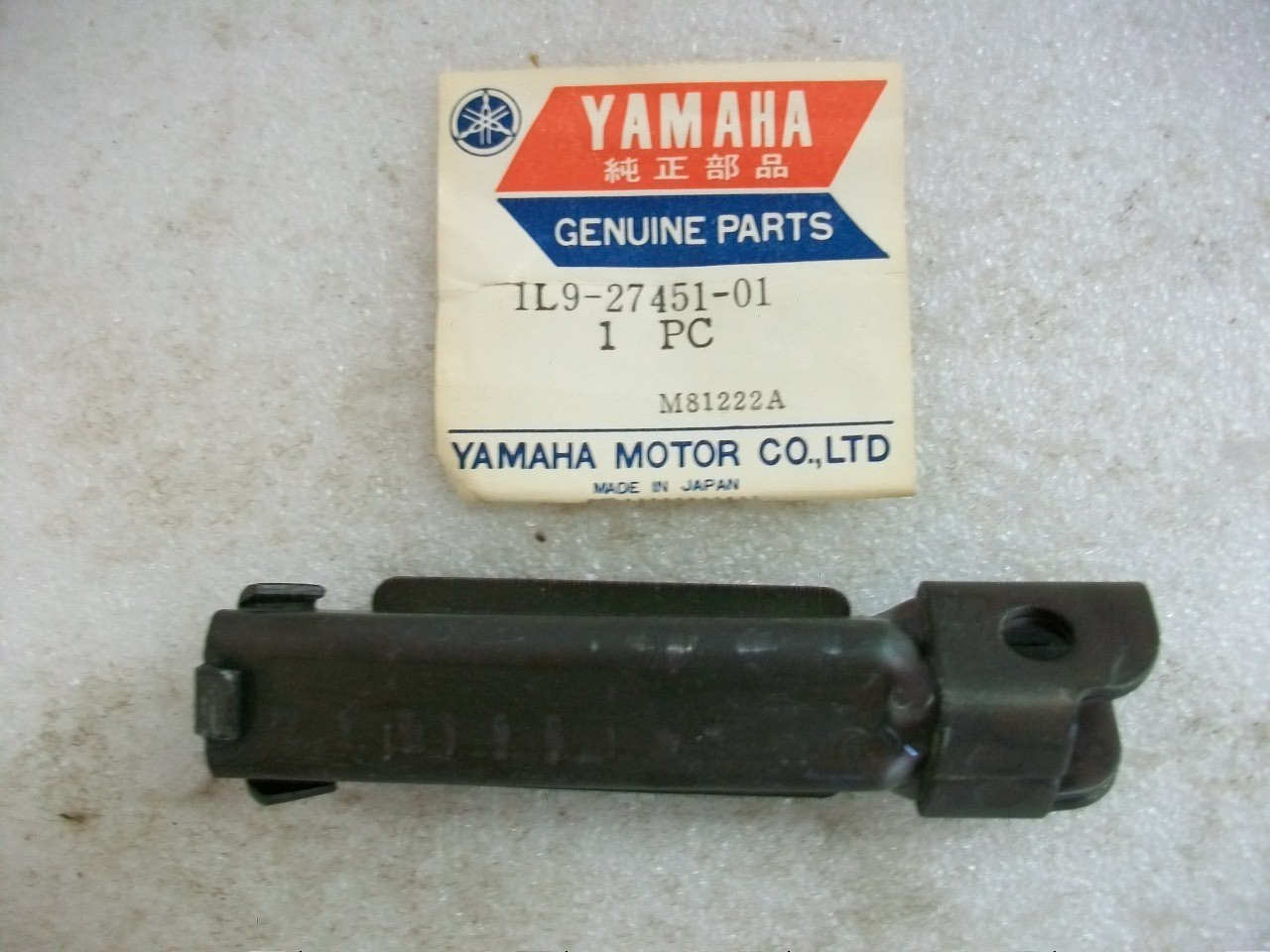 NOS OEM 1976-1977 Yamaha XS360 XS 360 Front Left Footrest Bracket 1L9-27451-01 NOS OEM 1976-1977 Yamaha XS360 XS 360 Front Left Footrest Bracket 1L9-27451-01