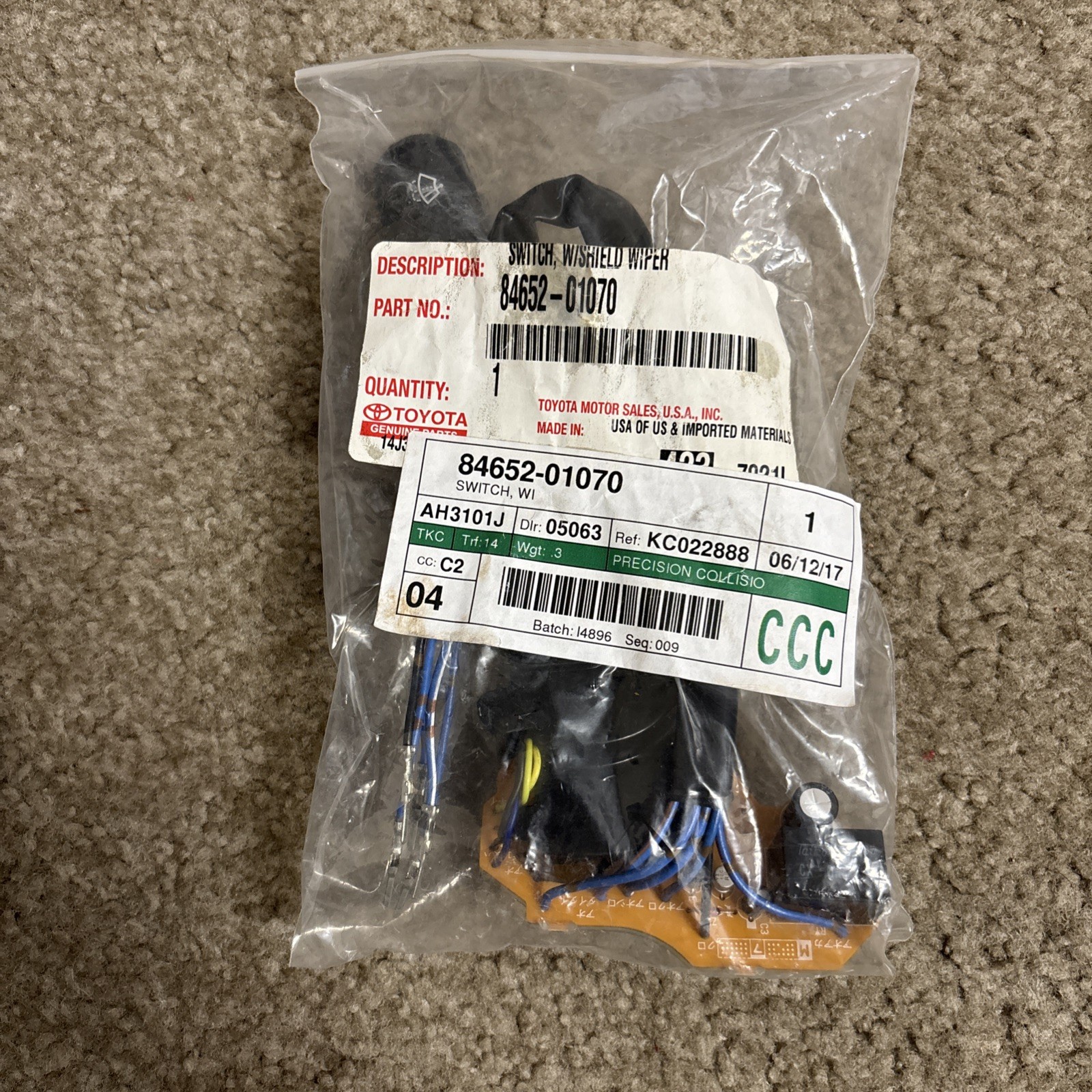 New Toyota Genuine Parts - Switch, Windshield Wiper (84652-01070) 93-97 Corolla New Toyota Genuine Parts - Switch, Windshield Wiper (84652-01070) 93-97 Corolla