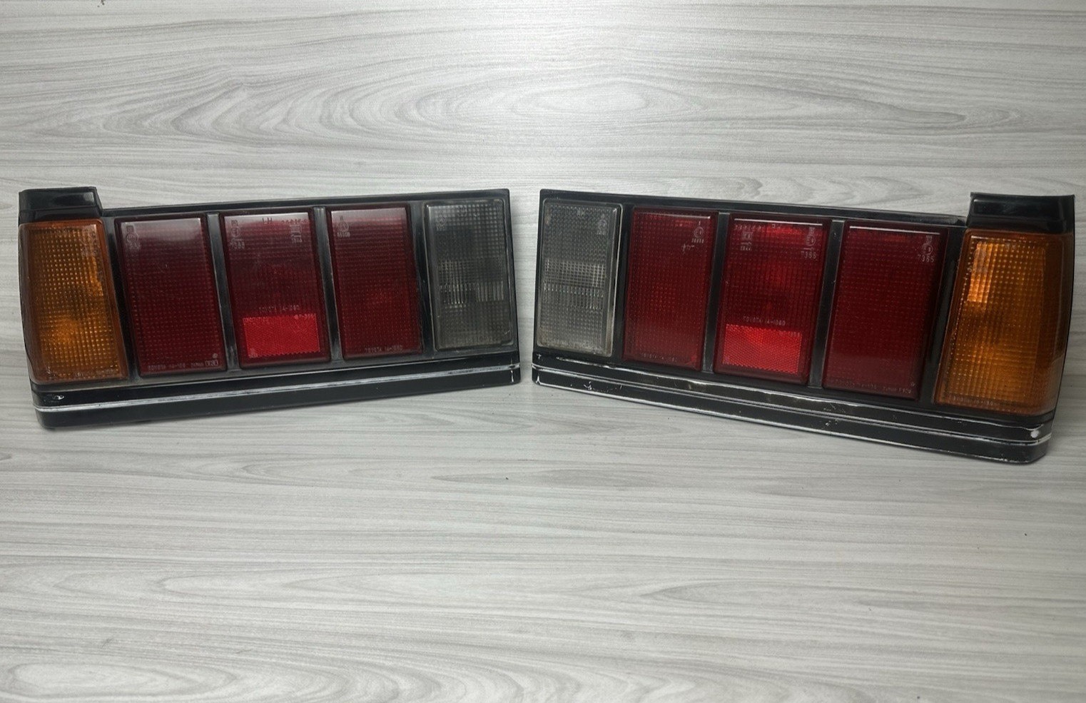 JDM Toyota Carina A60 AA60 TA60 Sedan Taillights Pair OEM 14-106 Left Right
