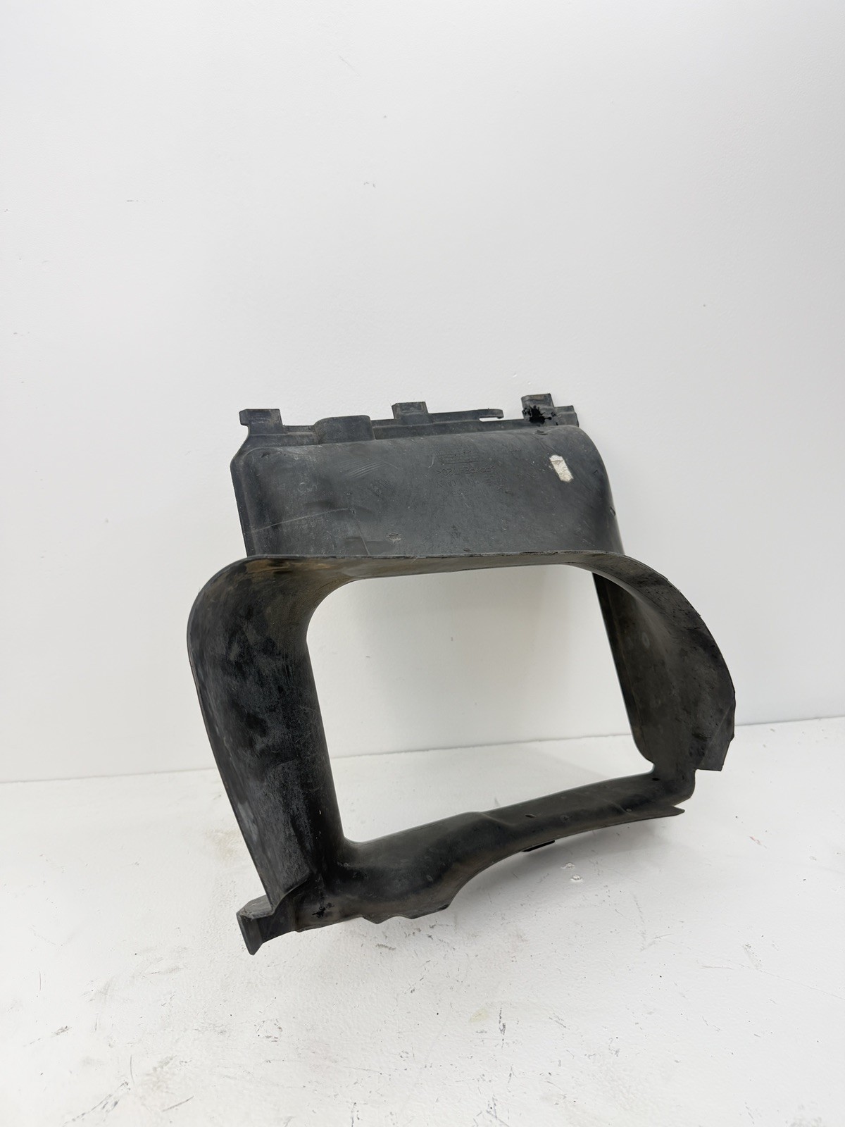 2008 PORSCHE CAYENNE (957) 4.8L TURBO (M48.51) ENGINE RIGHT INTERCOOLER AIR DUCT