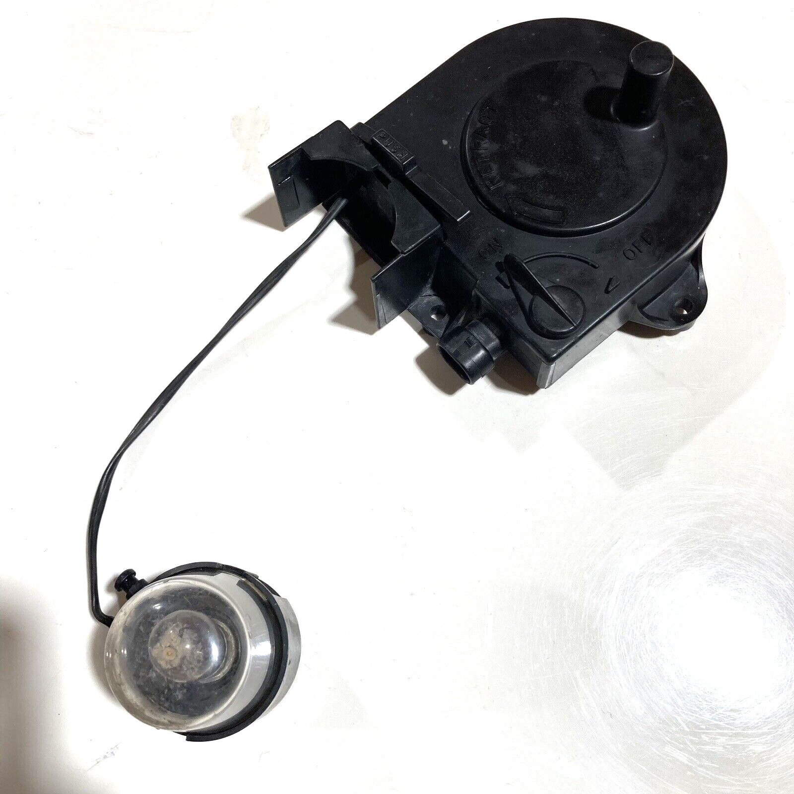 1988-1998 Chevrolet C/K engine light assembly (Suburban, K1500) hood lamp
