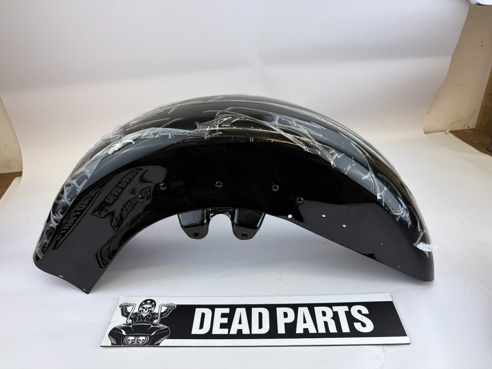 Harley NOS OEM Roadking 2004 vivid black front fender nice