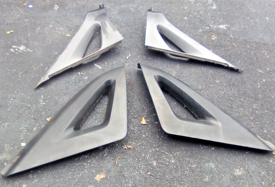 02-13 Avalanche, Escalade EXT Rear Left & Right In& OutBed Triangles LOC107DG 02-13 Avalanche, Escalade EXT Rear Left & Right In& OutBed Triangles LOC107DG