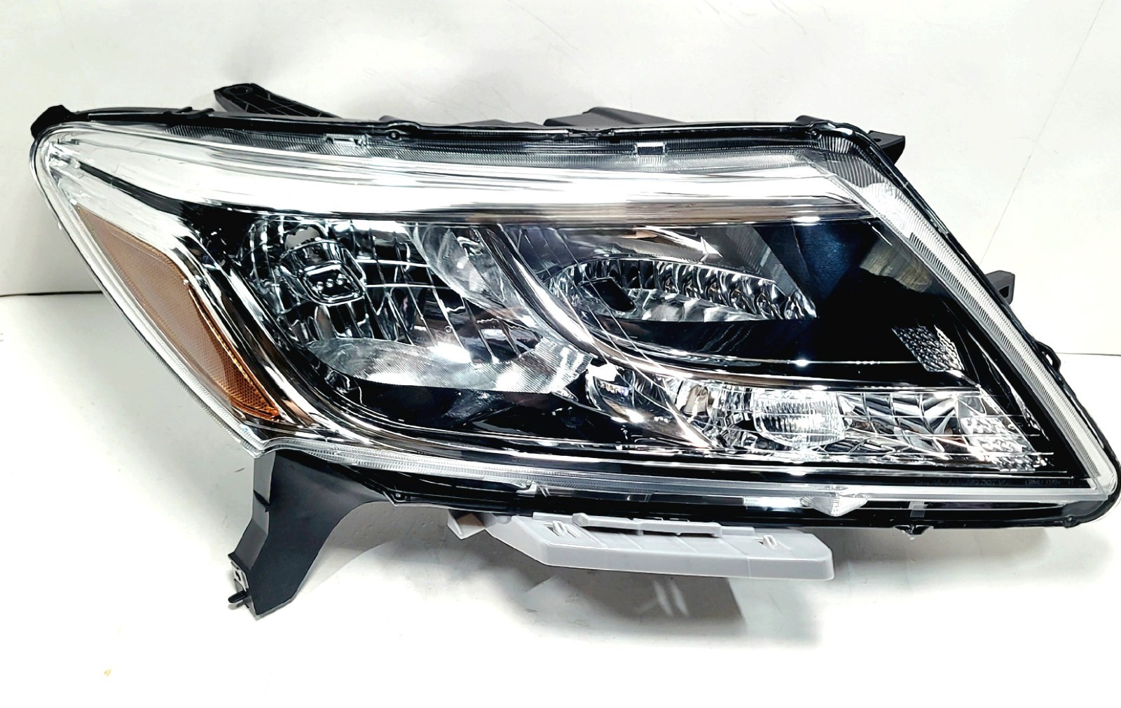 For 2013-2016 Nissan Pathfinder Chrome/Clear Headlight Lamp Passenger Right