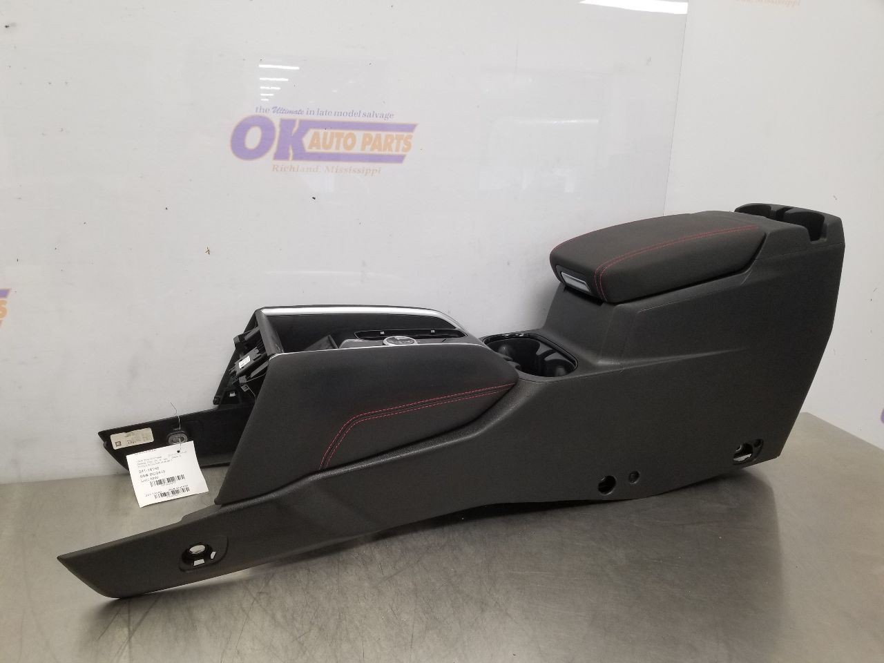 24 CHEVY COLORADO Z71 FLOOR CONSOLE BLACK COMPLETE FRONT CENTER RED STITCHING