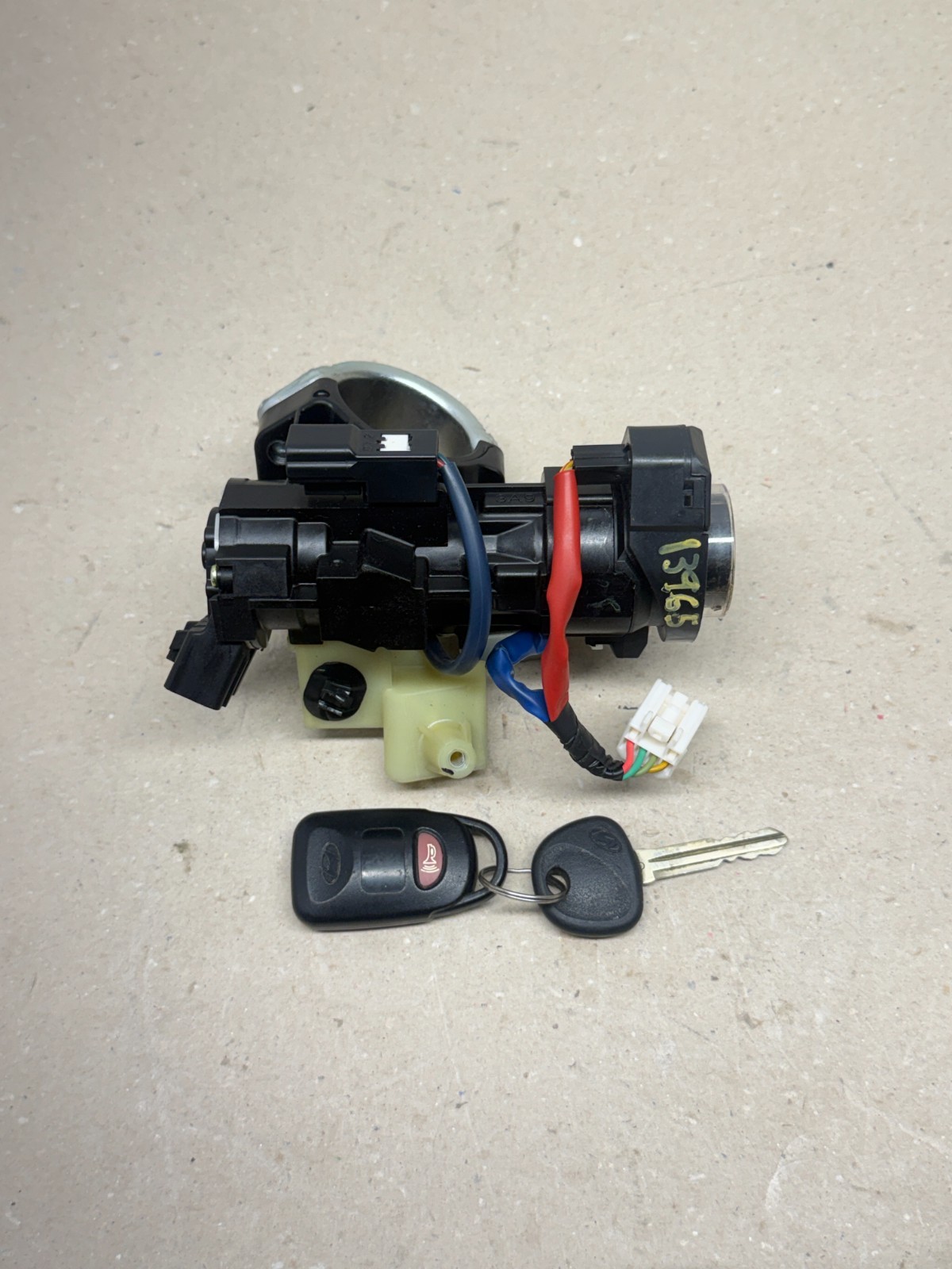 2017-2020 HYUNDAI ELANTRA IGNITION SWITCH LOCK CYLINDER W/ KEY OEM