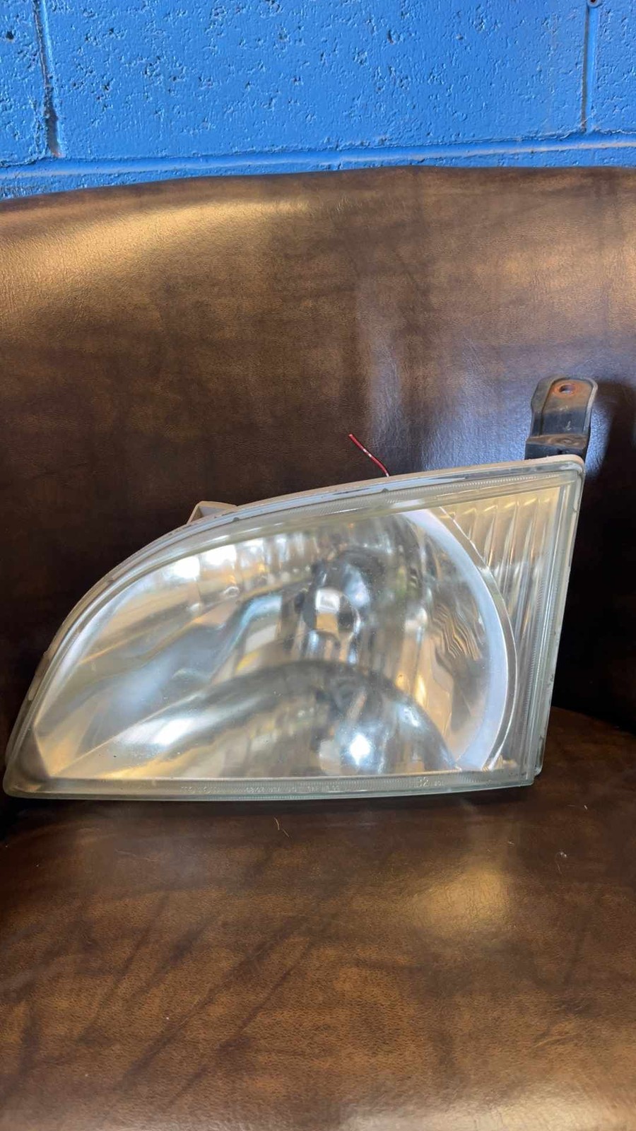 1998-03 Toyota Sienna Left Headlamp Assembly OEM 8115008020