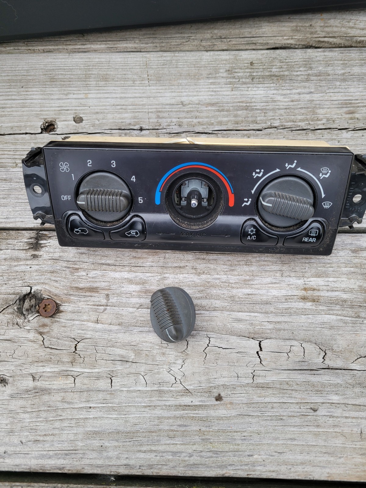 1999-2002 Yukon Silverado Sierra Tahoe OEM CLIMATE CONTROL PANEL *FLAW**