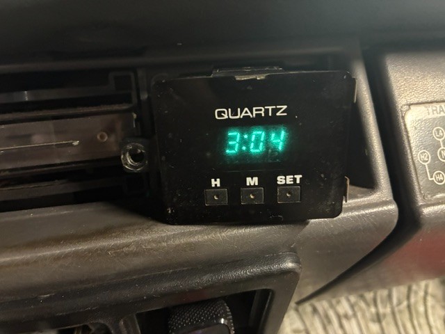 1984-1988 Toyota Pickup 4Runner Quartz Oem Clock Tested Works 1984-1988 Toyota Pickup 4Runner Quartz Oem Clock Tested Works