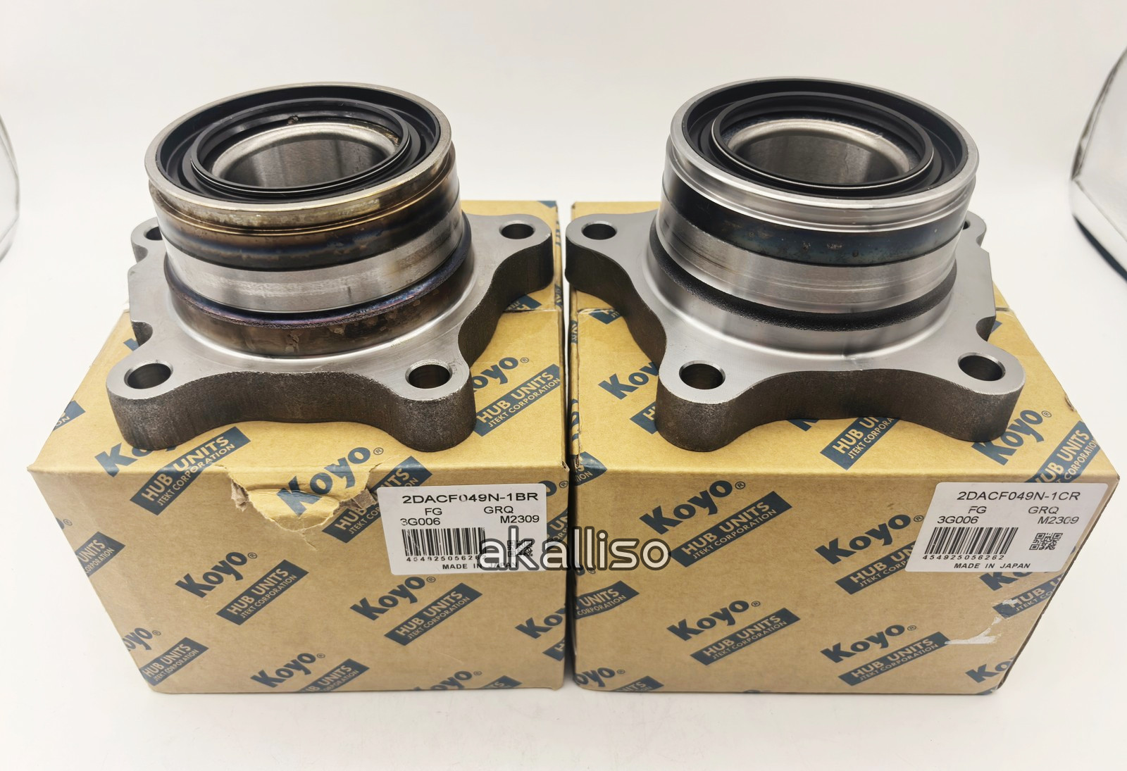 Koyo Rear Left and Right Wheel Bearing 42450/42460-0C010 for Toyota Tundra 07-21