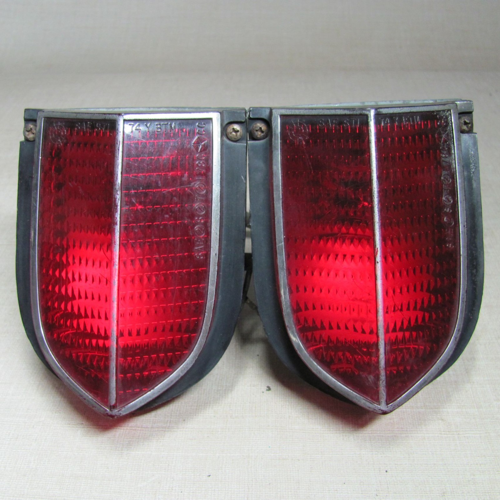 1976–78 CHRYSLER NEW YORKER OEM LOWER TAIL LIGHT ASSEMBLY VINTAGE RIGHT & LEFT