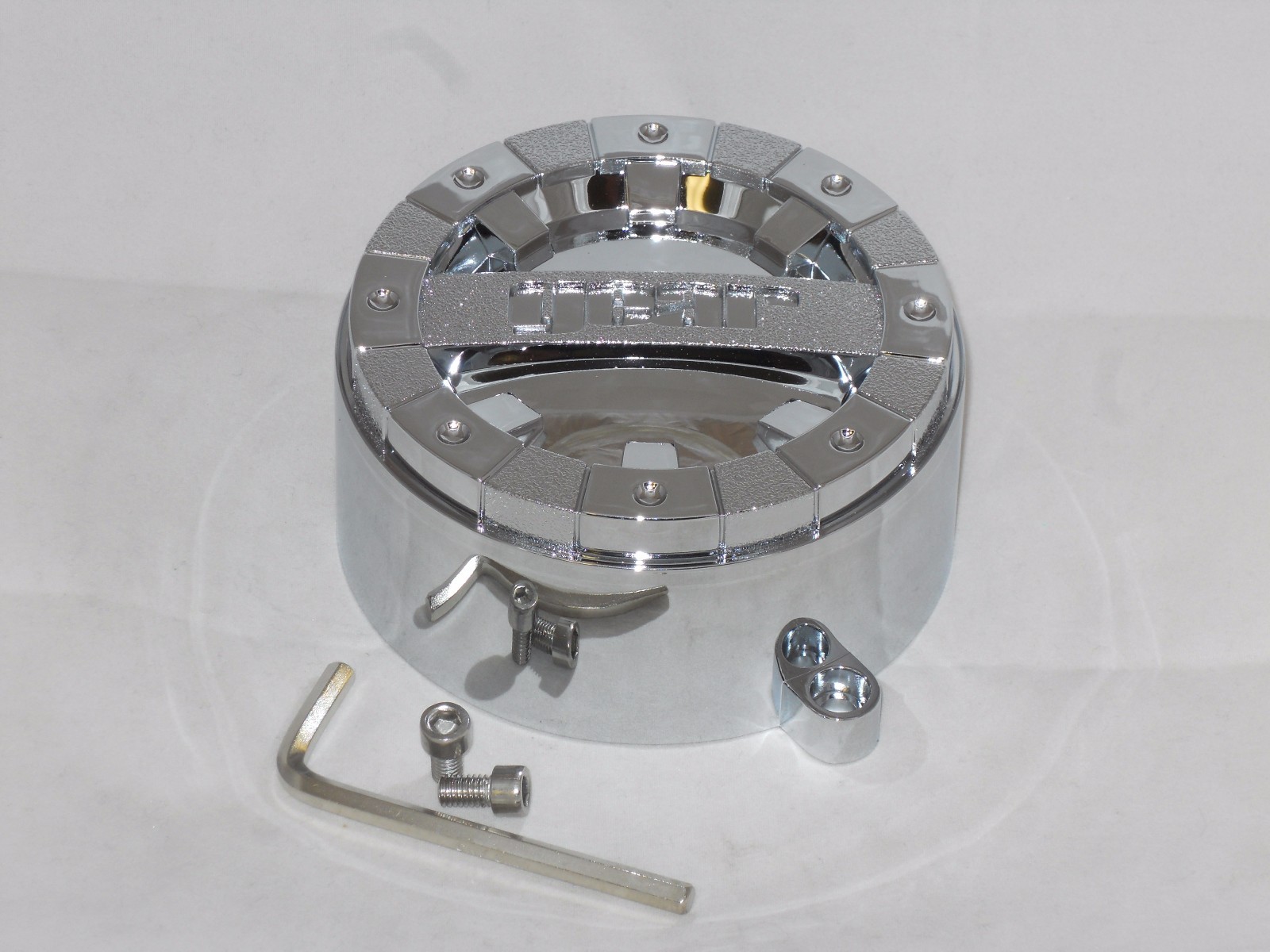 NEW GEAR ALLOYS CHROME WHEEL RIM CENTER CAP 572B116 LG0708-57 CAP711C6-NEW 