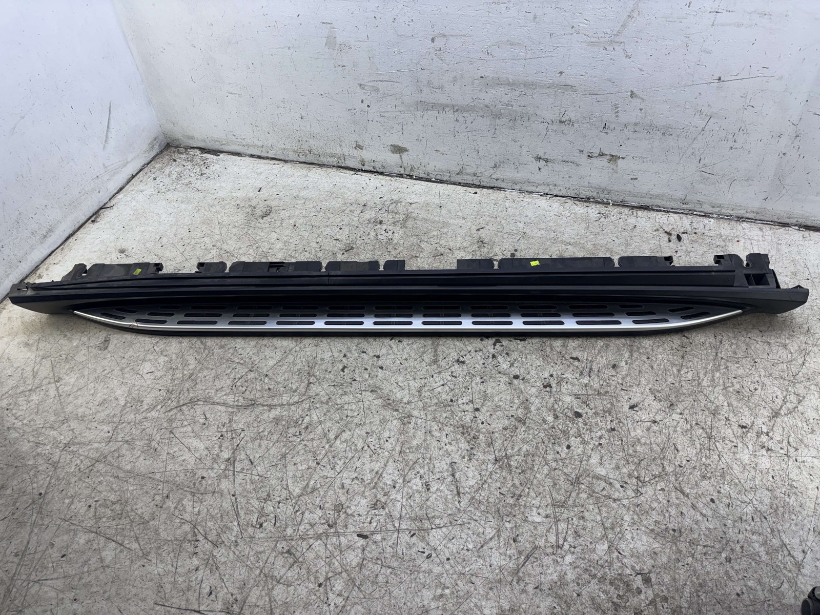 2020-2025 MERCEDES GLS450 X167 RIGHT ILLUMINATED RUNNING BOARD STEP A1676903001