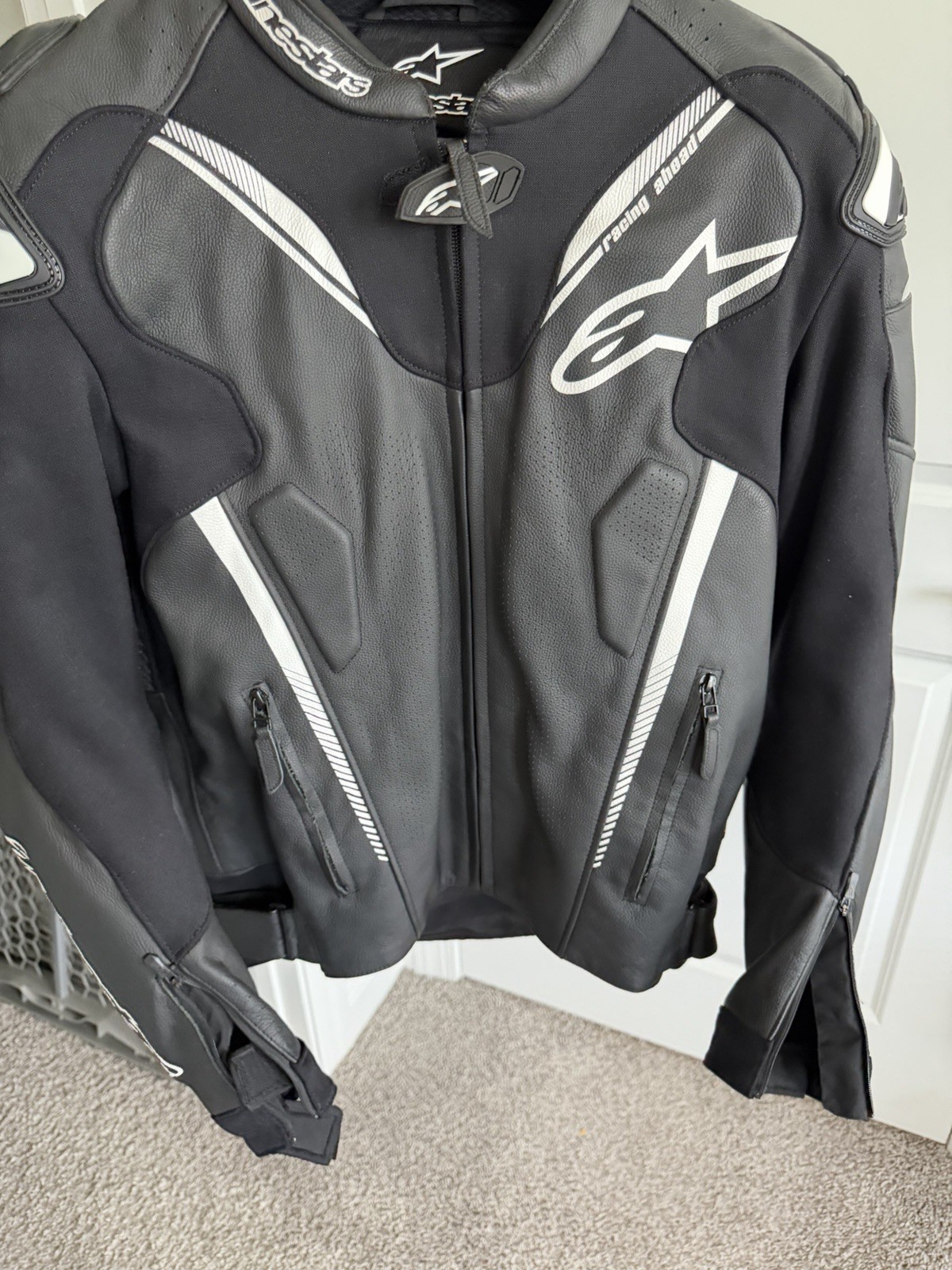 Alpinestars Atem V3 Men’s Motorcycle Jacket Size 42 USA. Back Plate Included Alpinestars Atem V3 Men’s Motorcycle Jacket Size 42 USA. Back Plate Included