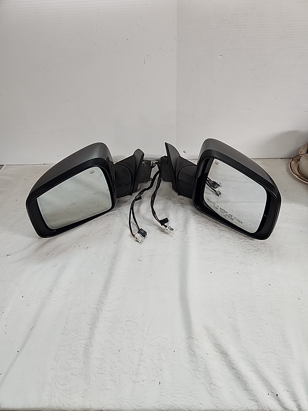 2011-2013 Dodge Durango Left And Right turn type side view door mirrors 11... 2011-2013 Dodge Durango Left And Right turn type side view door mirrors 11...