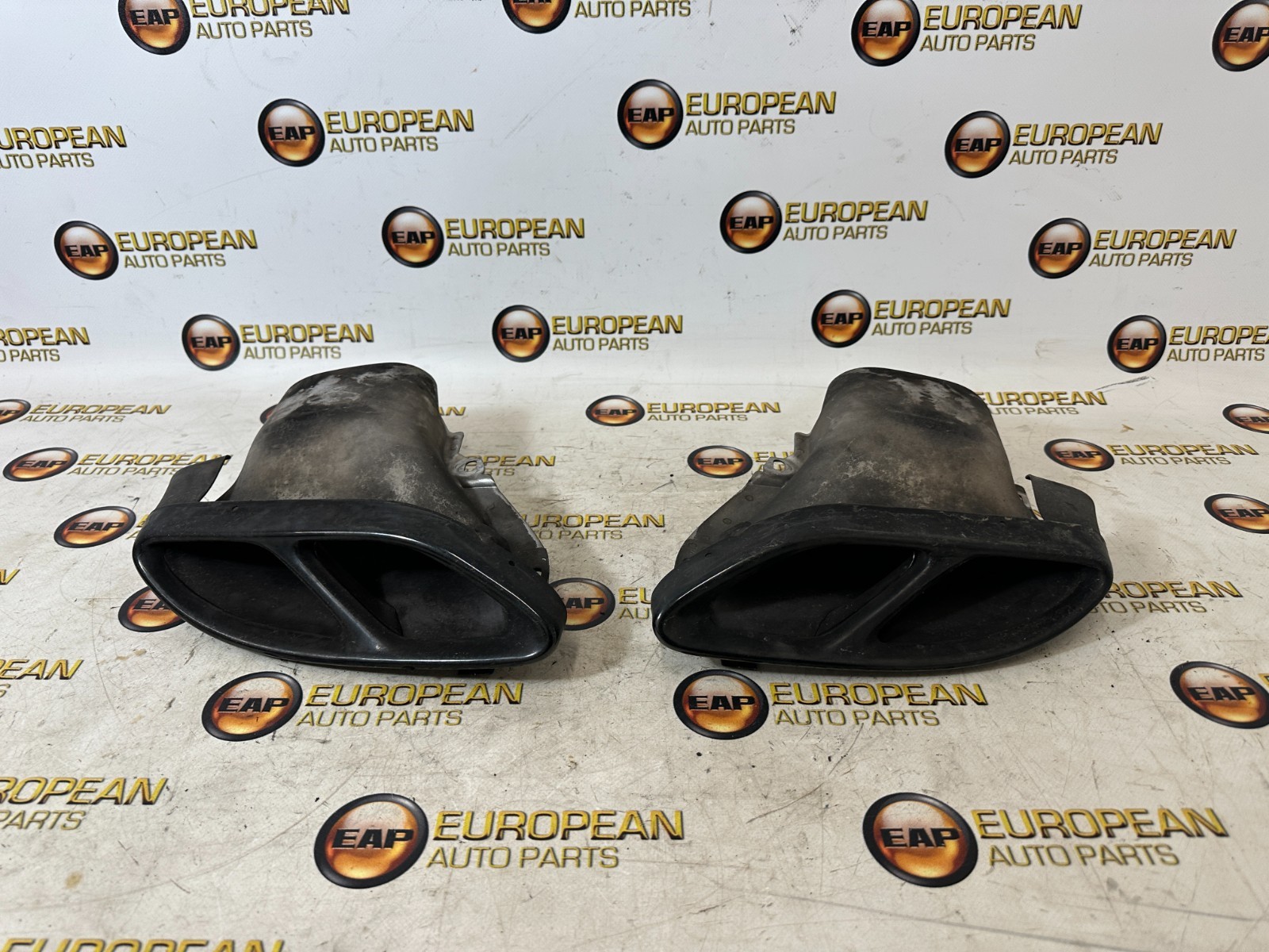 2018 MERCEDES-BENZ C43 W205 REAR RIGHT & LEFT MUFFLER TIPS