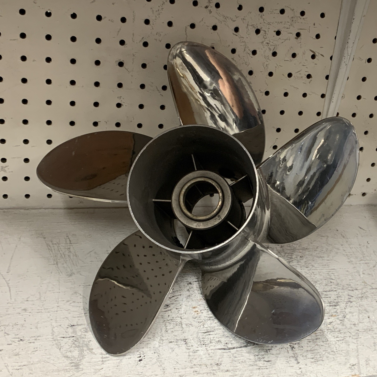 Mercury High Five Stainless Steel Propeller 5 Blade 13.5 X 17p Mercury High Five Stainless Steel Propeller 5 Blade 13.5 X 17p