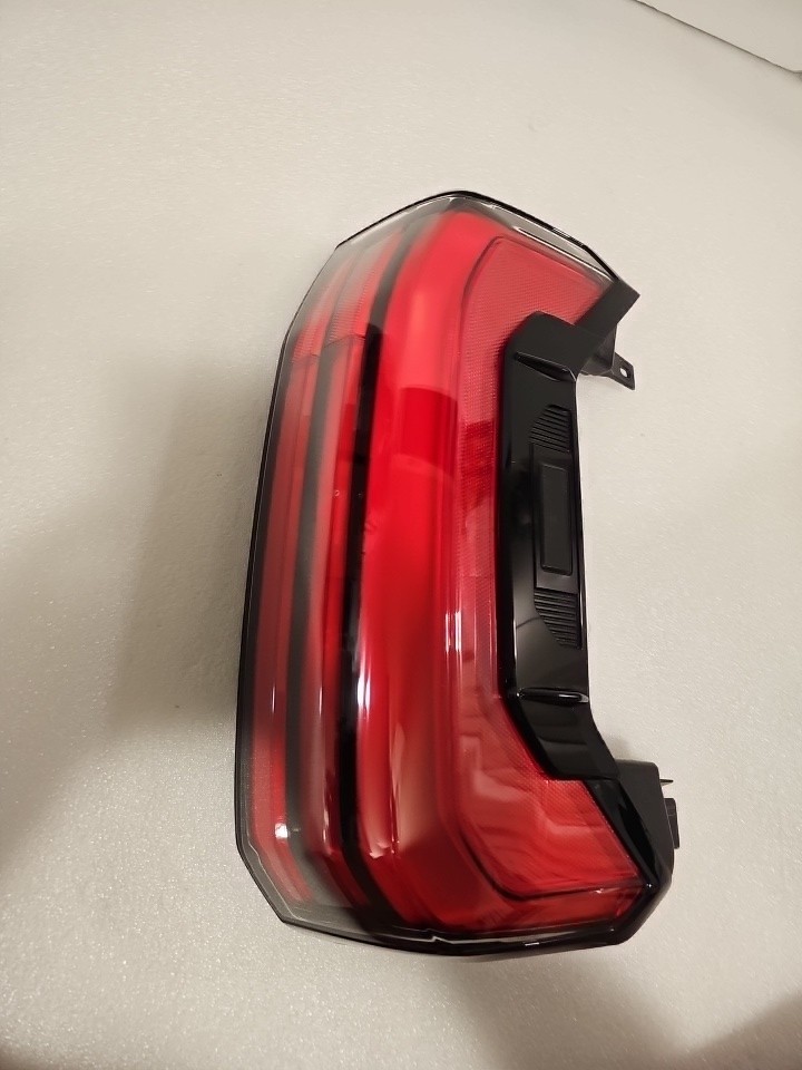 ⭕ OEM 22-26 TOYOTA TUNDRA LEFT  LED SEQUENTIAL TAILLIGHT (5 PIN) W/BUTTON