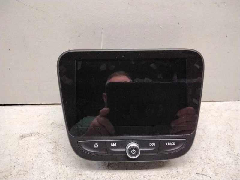 2016-2017 Chevy Malibu or VOLT Radio Display Screen Audio Controller 8